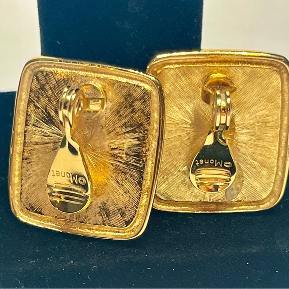 Vintage Monet Red Enamel Square Clip On Earrings Gold Tone - Picture 9 of 10